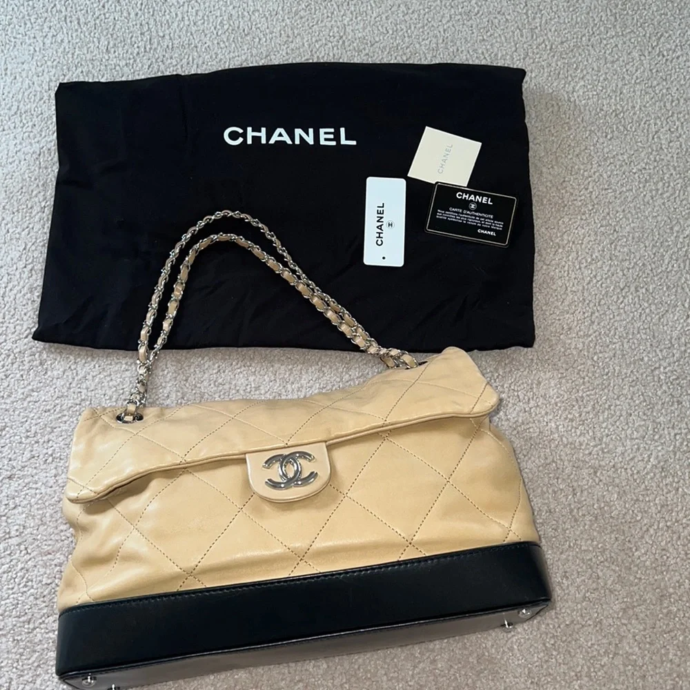 Rare Large two tone Chanel Bag - Picture 3 of 11